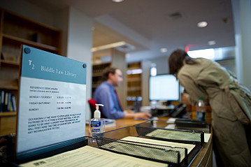 Tanenbaum Hall Biddle Law Library Reference Desk